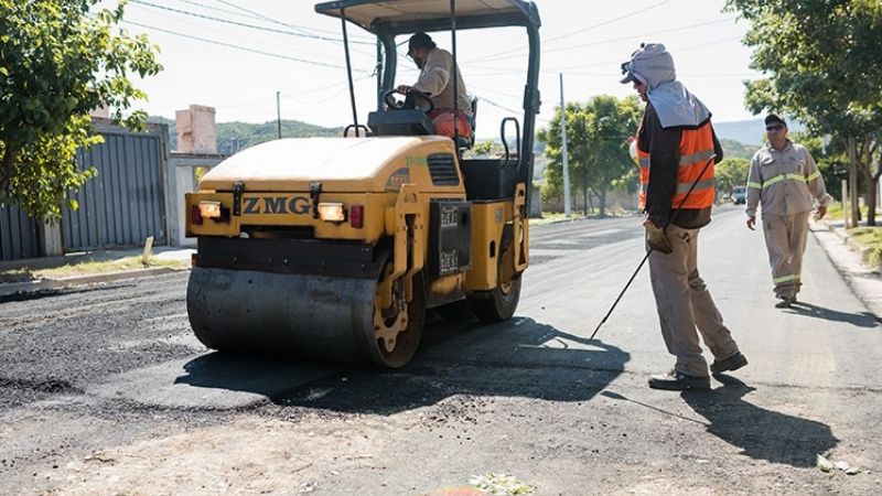 Saadi recorrió obras de pavimentación en el sector Norte