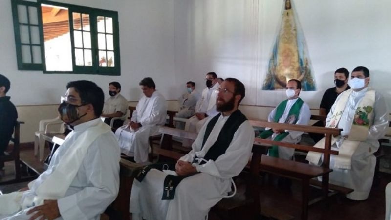Se realizó el encuentro anual de  los sacerdotes con los seminaristas