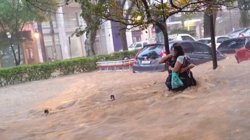 Al menos 23 muertos a causa de las inundaciones en Río de Janeiro
