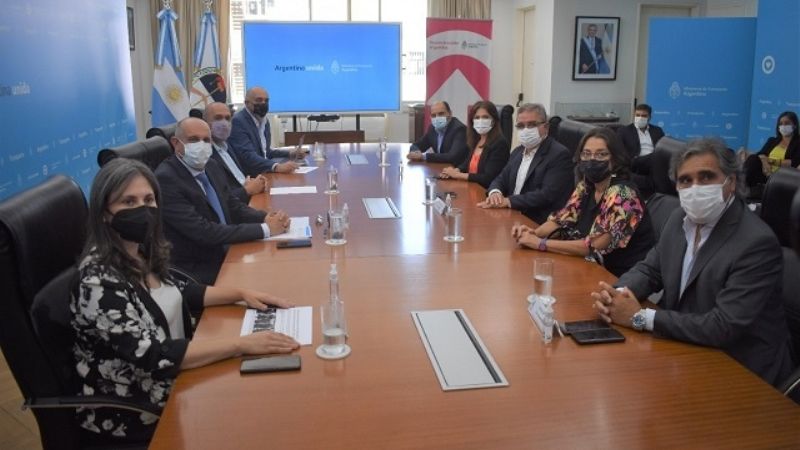 Se firmó convenio por el fondo compensador destinado al transporte público