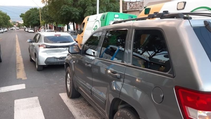 Oscar Castillo involucrado en un choque