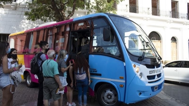 Con capacidad completa, el Bus Turístico ya recorre la ciudad