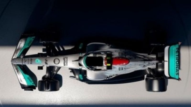 F1: Mercedes presentó la “flecha de plata” 2022