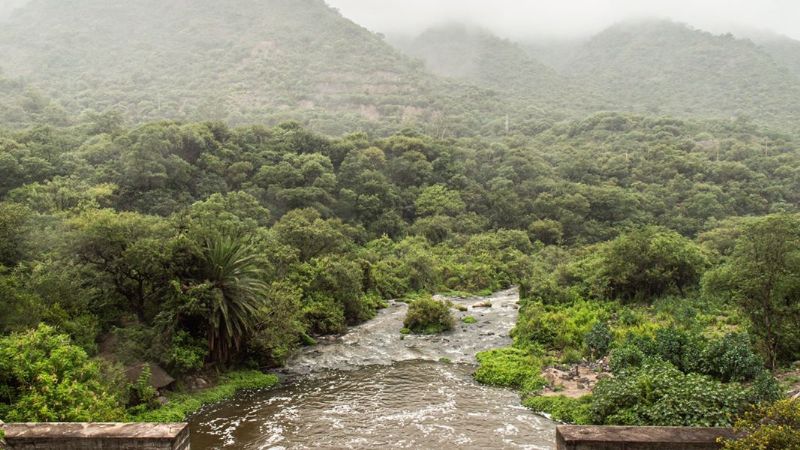 Prevención por Dique Las Pirquitas vertiendo