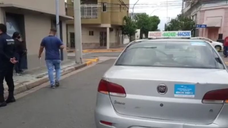 Un remissero murió mientras conducía