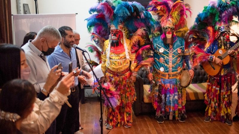 Inauguró la muestra fotográfica “Comparsas de Mutquín“