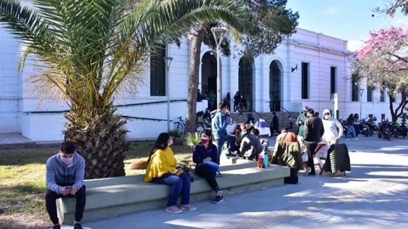 Se firma el convenio por la creación de la carrera de Medicina en Catamarca