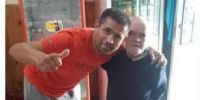 ROBERTITO VERA, junto al futbolista Diego Savio, que trasmitió la triste novedad desde La Merced.