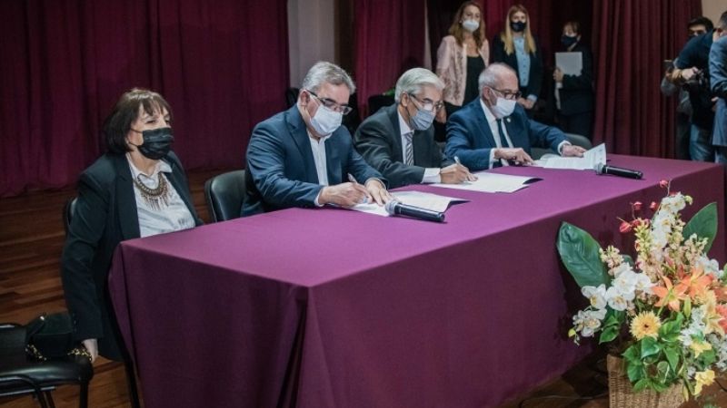 Convenio para dictar la carrera de Medicina en la UNCA