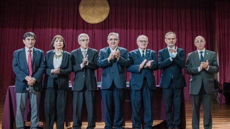 Convenio para dictar la carrera de Medicina en la UNCA