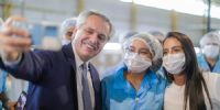 Alberto Fernández en Catamarca visitó Novatech, entregó certificados a estudiantes y firmó convenios.