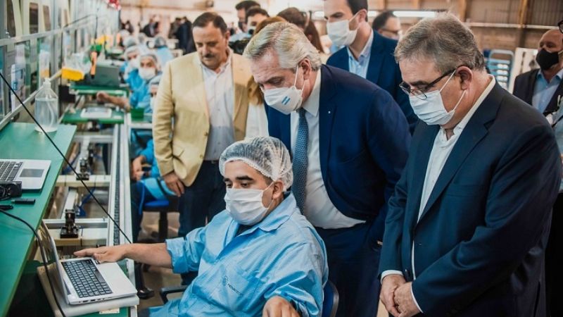 Fernández recorrió El Pantanillo y anunció más inversiones para el sector industrial
