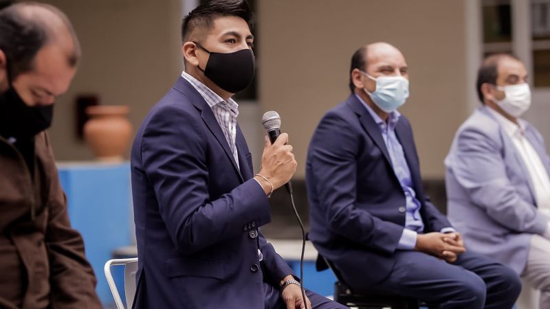 Gustavo entregó mas créditos