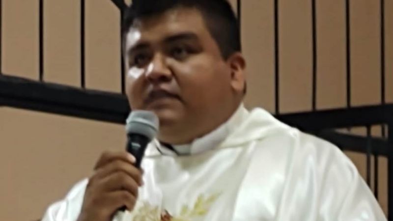 El padre Carlos Rodríguez asumió como nuevo párroco en El Alto