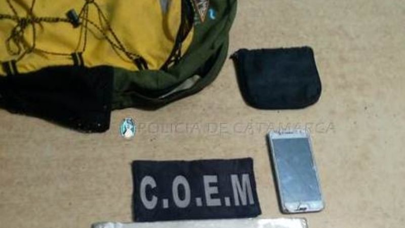 Un aprehendido y un demorado por el arrebato de una mochila