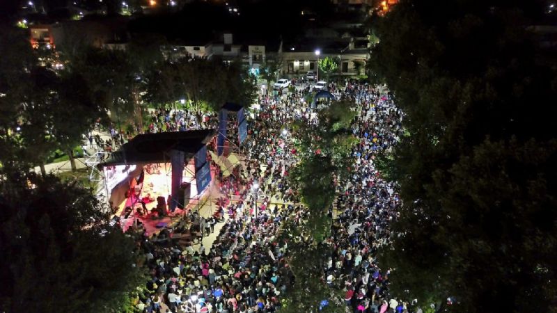 Emotiva velada cultural en Santa María