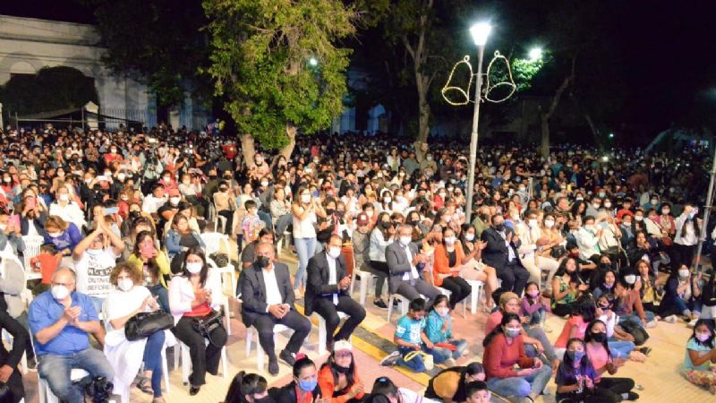 Emotiva velada cultural en Santa María