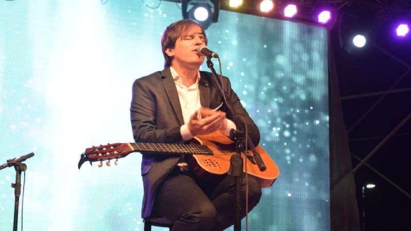 Emotiva velada cultural en Santa María