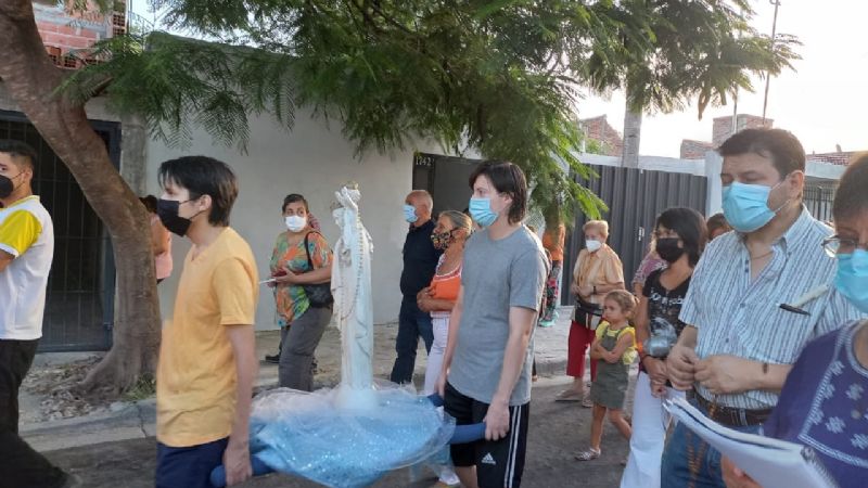 Celebran los 20 años de la primera Misa en María Reina de la Paz