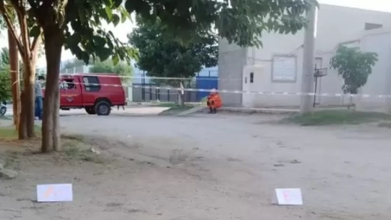 Indagarán al policía que intentó matar a su ex y a su hijastra