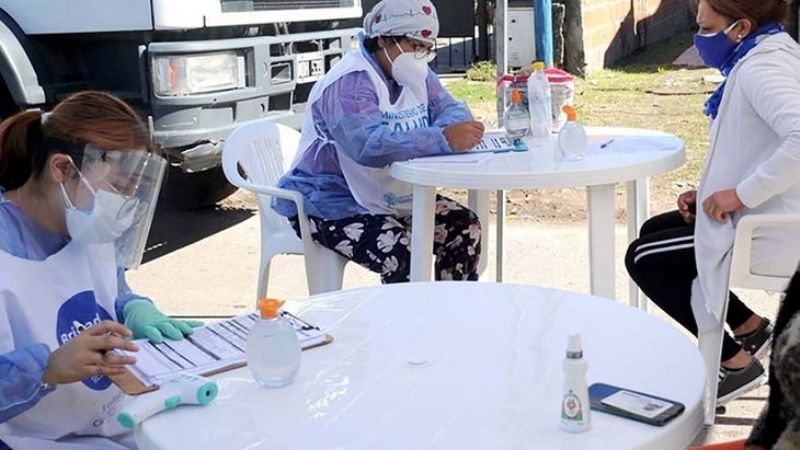 Qué debe hacer un trabajador con síntomas de COVID-19 sin el test