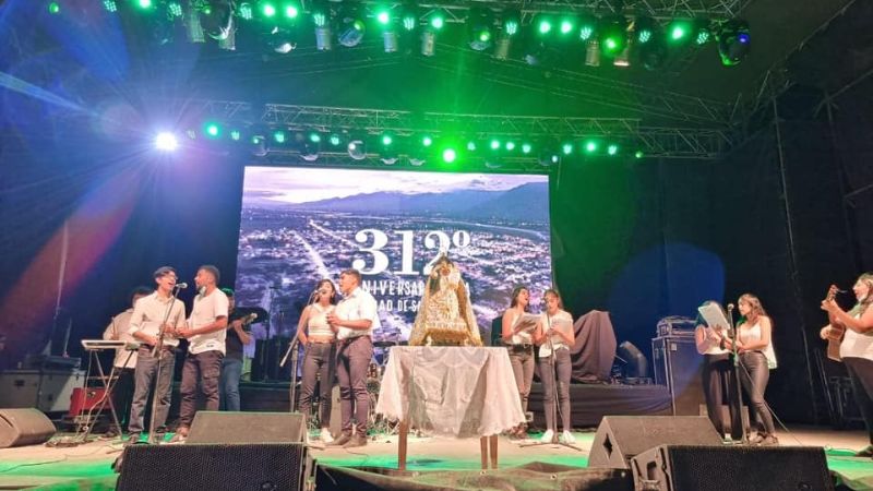 Gran celebración por el aniversario de Santa María