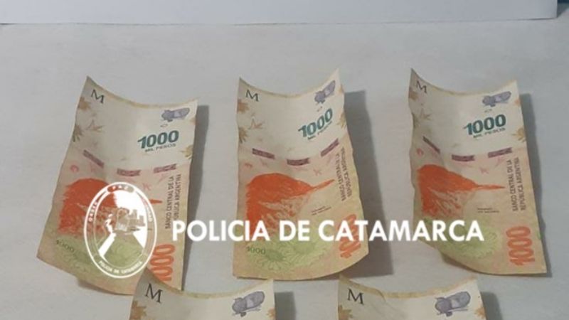Intentó realizar apuestas cuadreras con billetes falsos