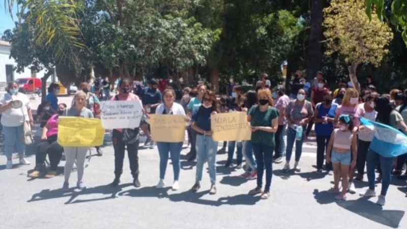 Movilización de familiares de policías desplazados