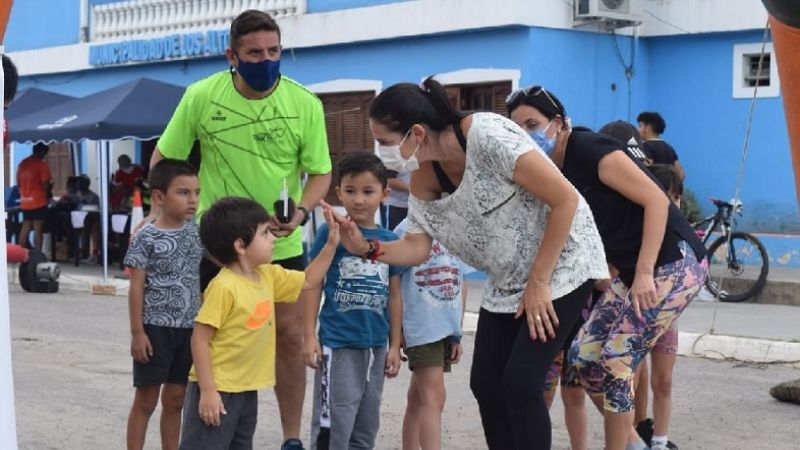 Anabel Oviedo y David Nieva ganaron “Los Altos Corre”