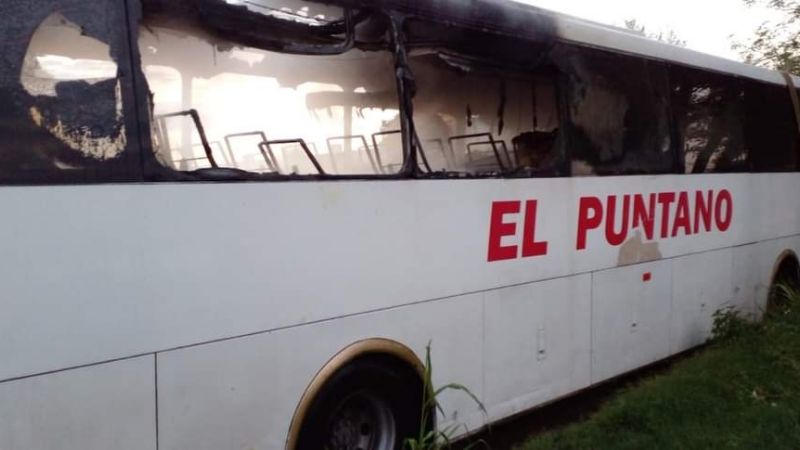 Se incendió un colectivo en Frías