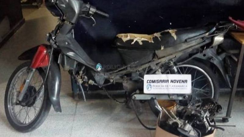 Encuentran una moto robada en un taller mecánico