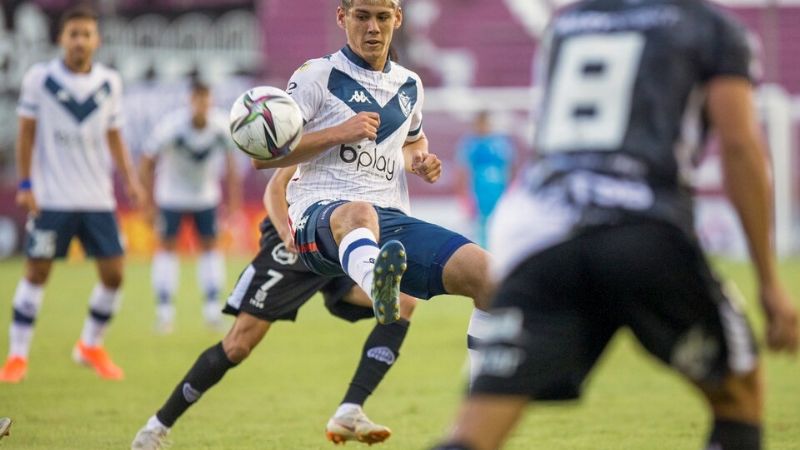 Veléz goleó 5-0 en a Copilletti y pasó a 8vos.