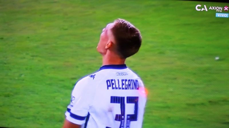 Veléz goleó 5-0 en a Copilletti y pasó a 8vos.