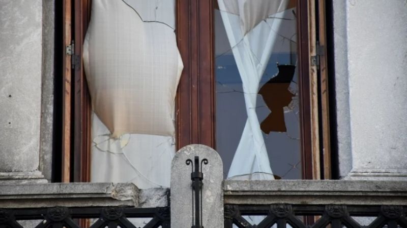 FMI: manifestantes rompieron los vidrios del despacho de Cristina Kirchner