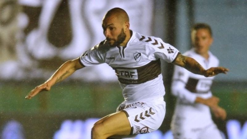 Platense busca sumarse al lote de punteros de su grupo