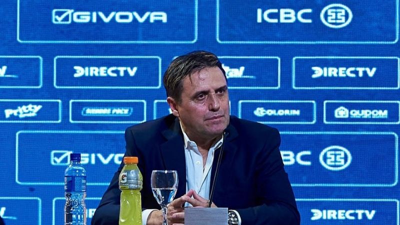 Ángel Hoyos dejó de ser el entrenador de Talleres