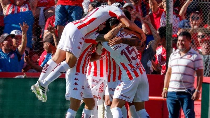 Unión llega como líder, mejor que Colón al clásico