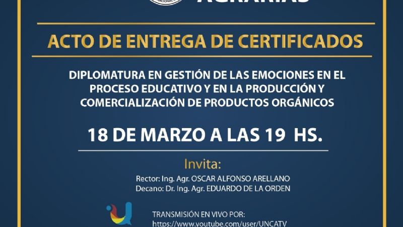 Nuevos diplomados reciben sus certificados