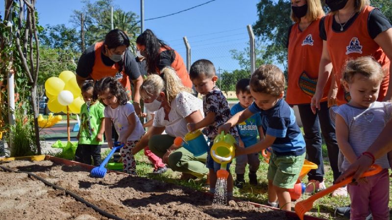 La Campaña "Ambiente sos vos" llegó al jardín del Senado