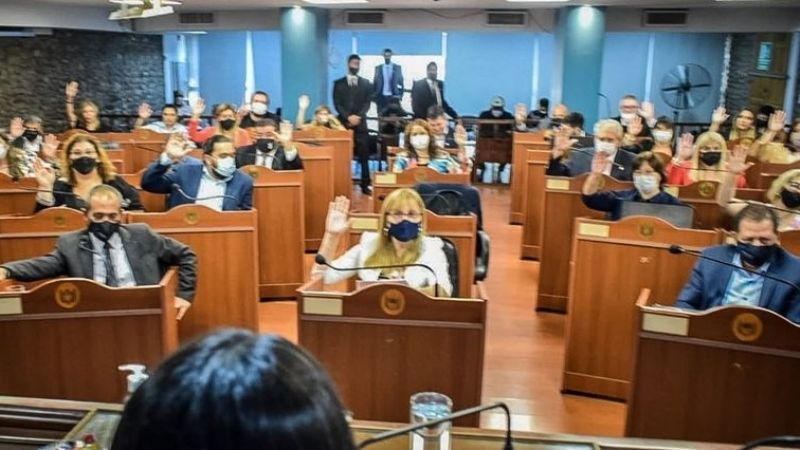 Media sanción a la Fe de Erratas de la Ley de Juicio Penal por Jurados