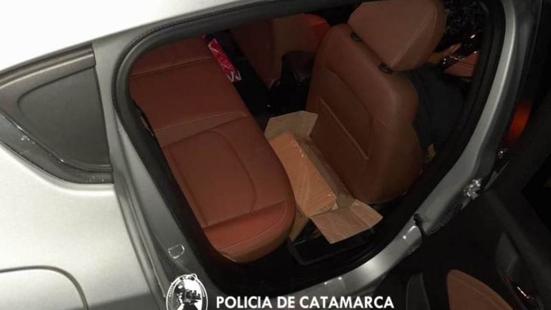 Los detienen llevando 8 millones de pesos