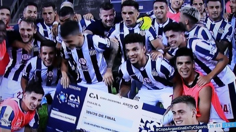 "Cuarteto" de Talleres, que pasó a 16vos. de la Copa Argentina