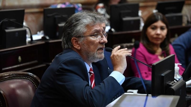 "Debe modificarse la matriz energética para que crezca el país"