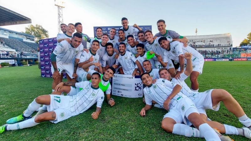 Banfield venció 3-1 a Dock Sud y avanzó a los 16vos.