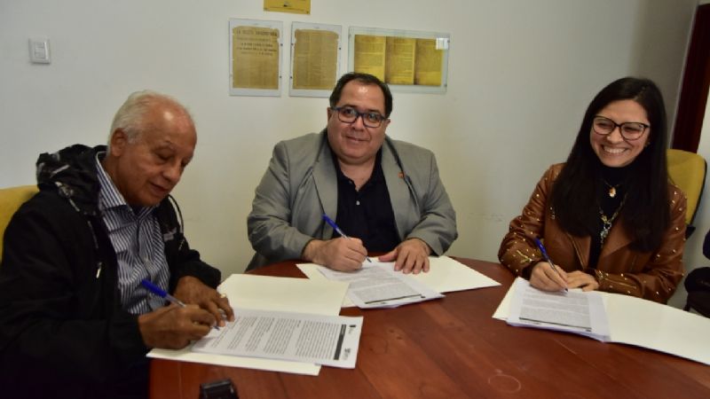 Firman Convenio para la capacitación de emprendedores