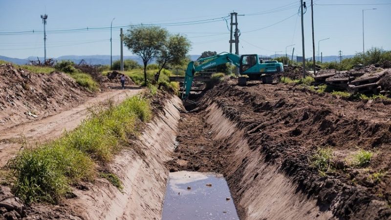 Avanza la obra de desagüe en la zona Sur de la Capital