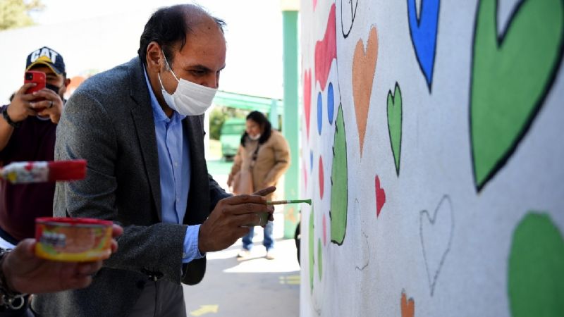 Gustavo Saadi visitó a la sede de APANE