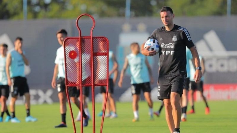 Lautaro Martínez y Lisandro Martínez, bajas en la Selección
