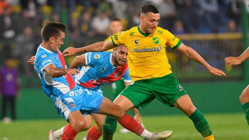 Defensa empató con Arsenal y no llegó a la cima