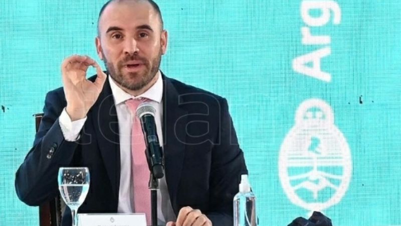 Guzmán inicia negociaciones con el Club de París